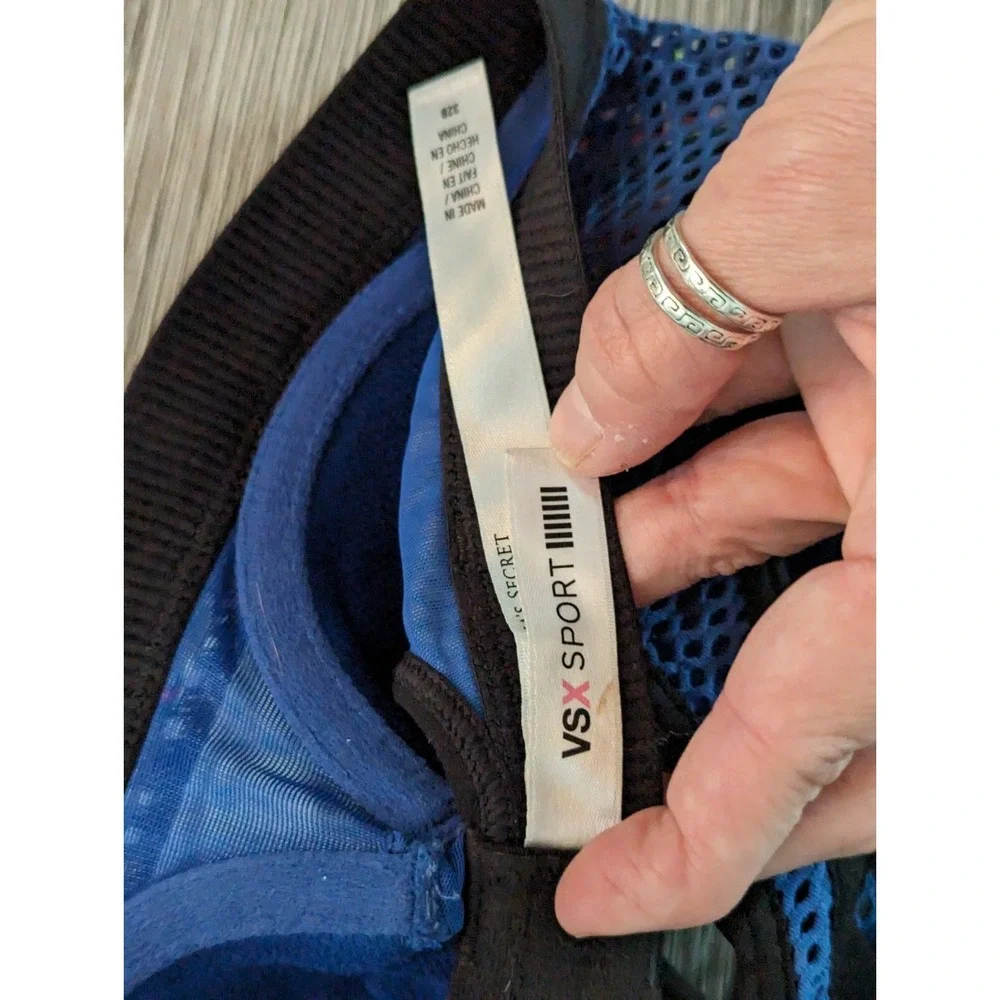 Victorias Secret VSX SPORT 32B sport bra multicolor mesh accent‎